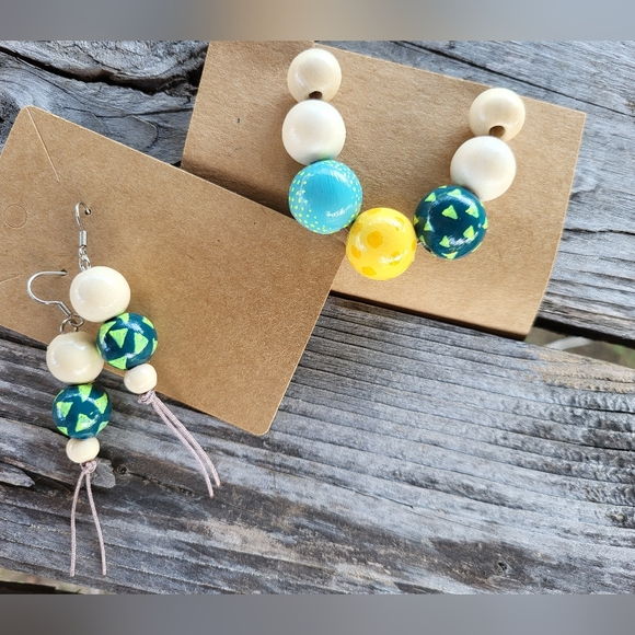 New handmade Necklace and earrings set - Picture 1 of 9